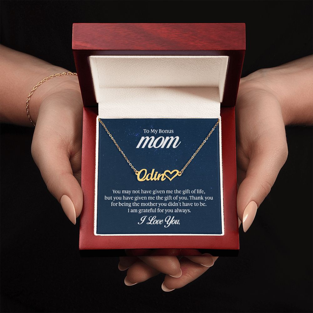 Custom Mom's name necklace